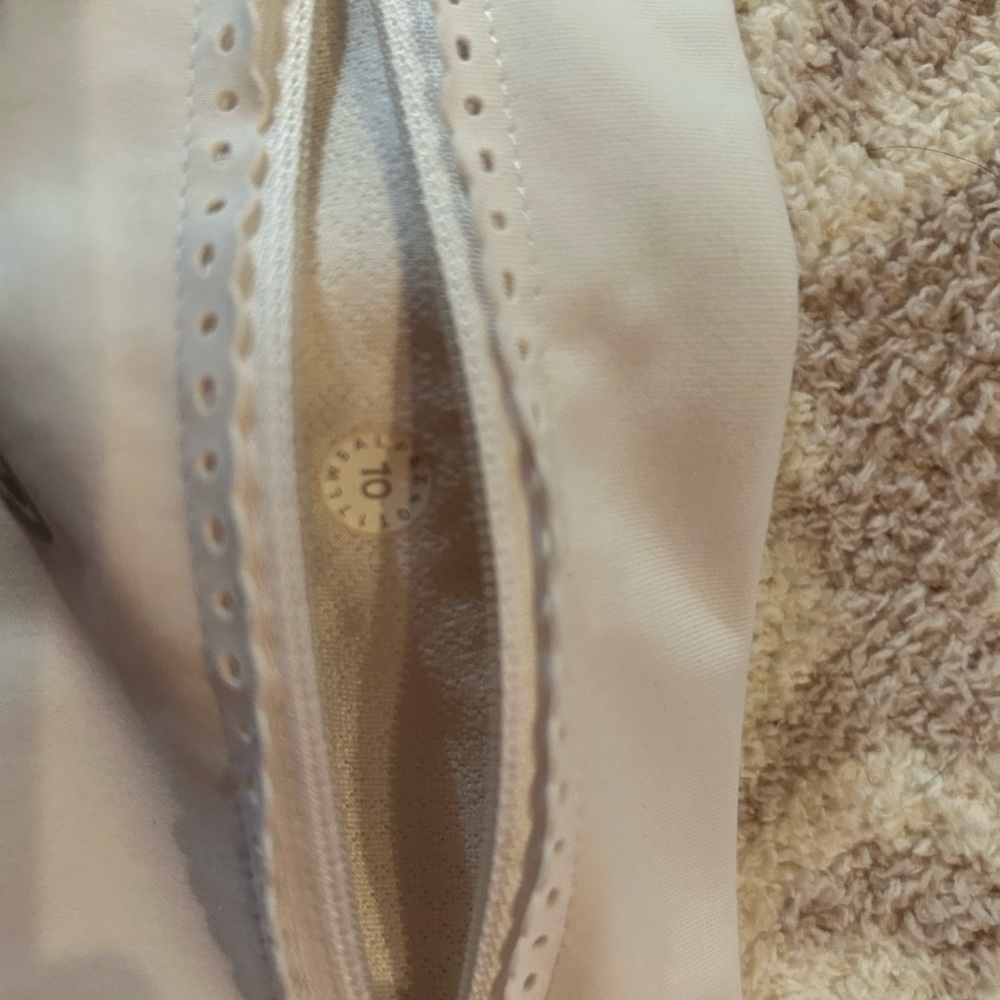 LuLu Mind over Matter WHITE leggings -10 - Picture 2 of 5